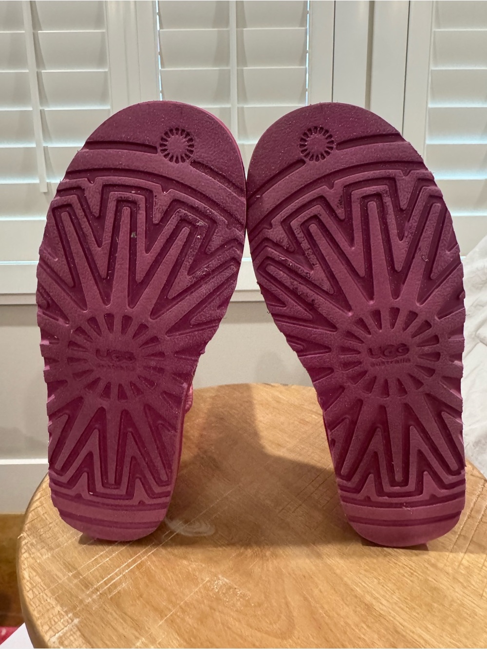 UGG Classic Short Sequin Boots Pink Sparkle Fuchsia Style #1094982 Size 8 - Picture 8 of 10